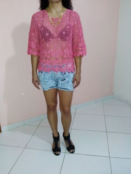 Blusa em Renda Rosa